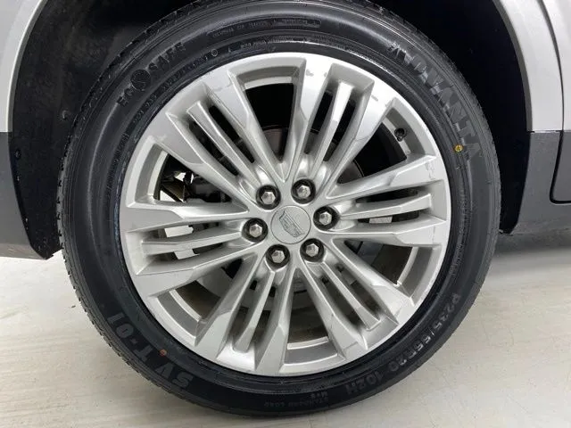 Cadillac XT5 photo 10