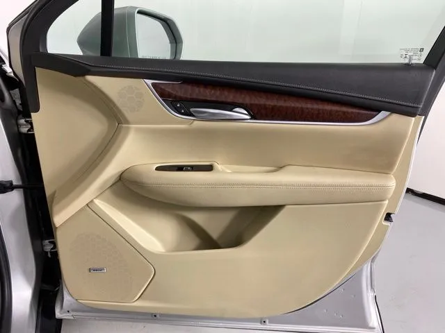 Cadillac XT5 photo 44