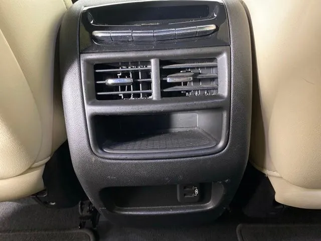 Cadillac XT5 photo 39