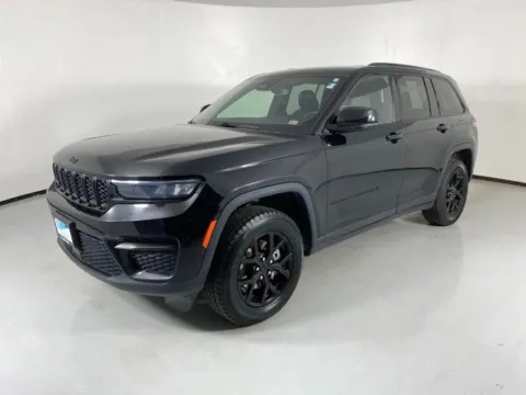 Another view of 2024 Jeep Grand Cherokee Altitude for sale in Blue Springs, MO at MAG Auto - Munsterman Automotive Group