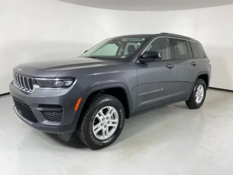 Another view of 2023 Jeep Grand Cherokee Laredo for sale in Blue Springs, MO at MAG Auto - Munsterman Automotive Group