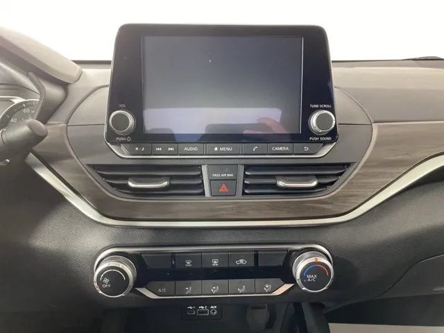 Nissan Altima photo 17