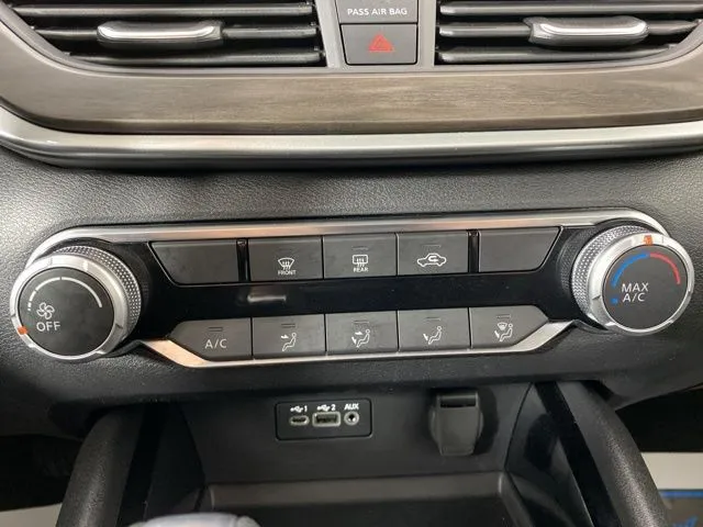 Nissan Altima photo 21