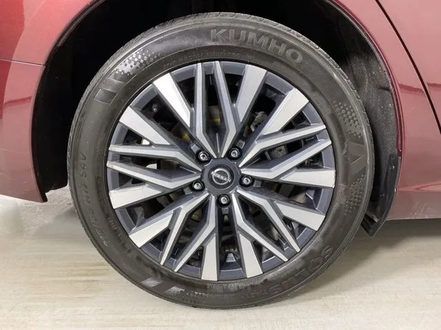 Nissan Altima photo 10