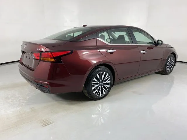Nissan Altima photo 7