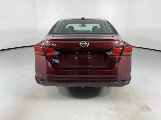 Nissan Altima photo 6