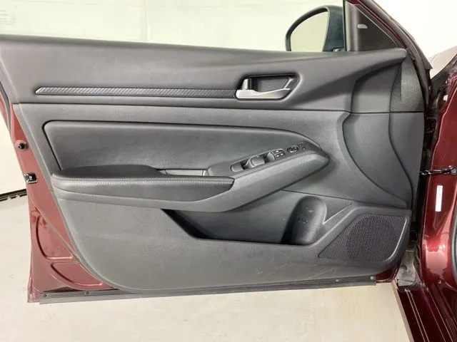 Nissan Altima photo 14