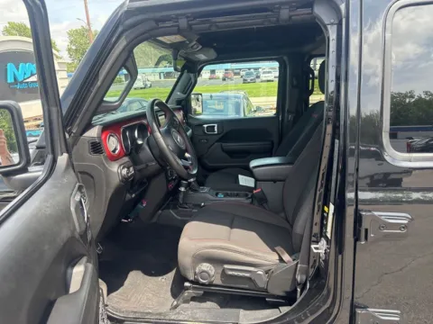 More photos of 2023 Jeep Gladiator Rubicon at MAG Auto - Munsterman Automotive Group, MO