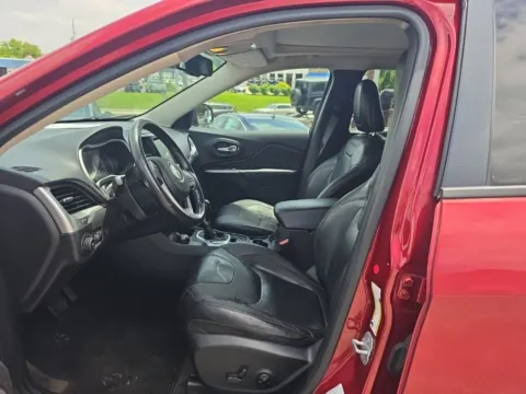 More photos of 2014 Jeep Cherokee Trailhawk at MAG Auto - Munsterman Automotive Group, MO