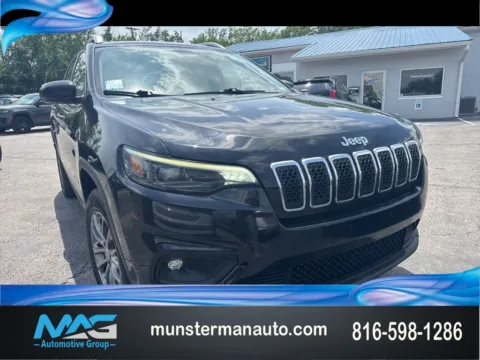 Black 2019 Jeep Cherokee Latitude Plus for sale in Blue Springs, MO