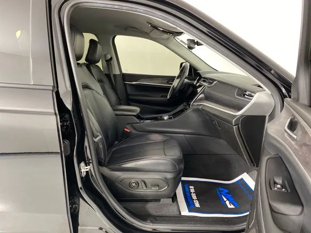 Jeep Grand Cherokee L photo 49