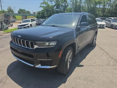 Photos of 2022 Jeep Grand Cherokee L Limited for sale in Blue Springs, MO at MAG Auto - Munsterman Automotive Group