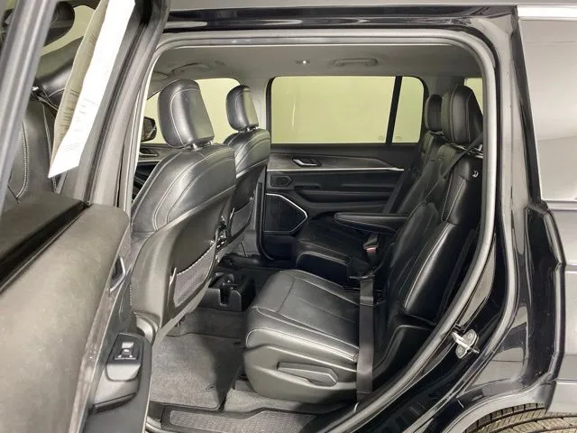 Jeep Grand Cherokee L photo 40