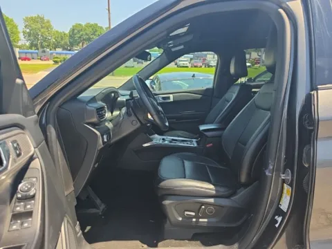 More photos of 2020 Ford Explorer Limited at MAG Auto - Munsterman Automotive Group, MO