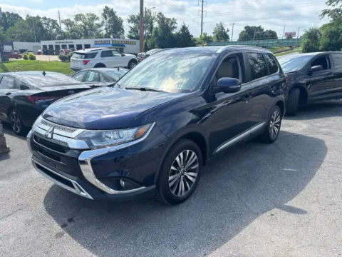 Photos of 2019 Mitsubishi Outlander SEL for sale in Blue Springs, MO at MAG Auto - Munsterman Automotive Group
