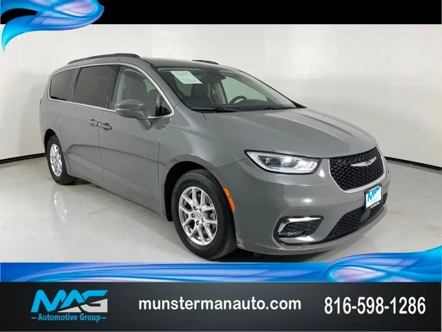 Gray 2022 Chrysler Pacifica Touring L for sale in Blue Springs, MO