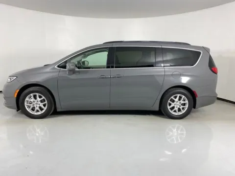 More photos of 2022 Chrysler Pacifica Touring L at MAG Auto - Munsterman Automotive Group, MO