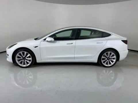 More photos of 2019 Tesla Model 3 Standard Range Plus at MAG Auto - Munsterman Automotive Group, MO
