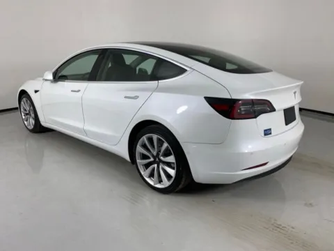 More photos of 2019 Tesla Model 3 Standard Range Plus at MAG Auto - Munsterman Automotive Group, MO