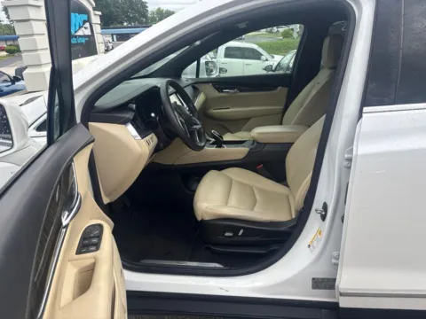 More photos of 2017 Cadillac XT5 at MAG Auto - Munsterman Automotive Group, MO