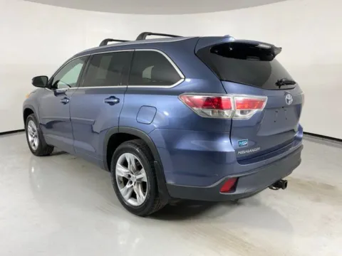 More photos of 2015 Toyota Highlander Limited at MAG Auto - Munsterman Automotive Group, MO