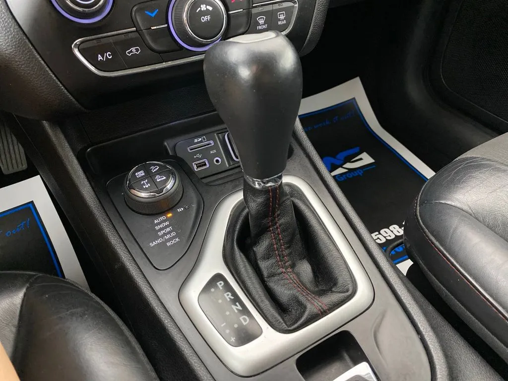 Jeep Cherokee photo 24