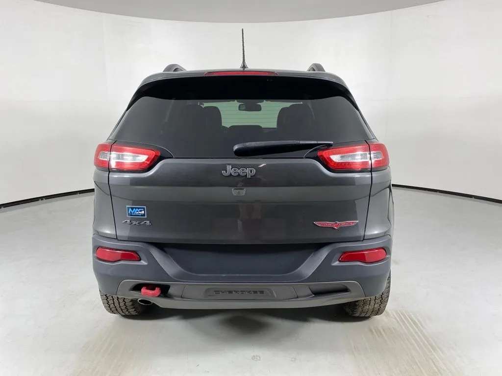Jeep Cherokee photo 6