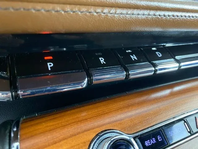 Lincoln Aviator photo 27