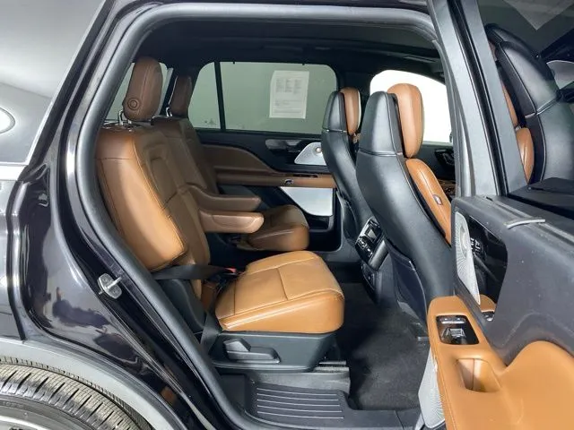 Lincoln Aviator photo 47
