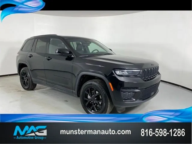 Black 2024 Jeep Grand Cherokee Altitude for sale in Blue Springs, MO