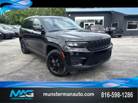 Black 2024 Jeep Grand Cherokee Altitude for sale in Blue Springs, MO