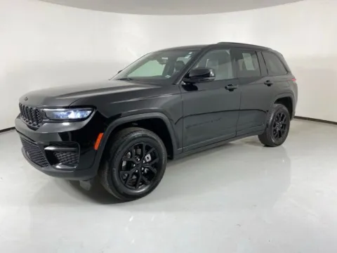 Another view of 2024 Jeep Grand Cherokee Altitude for sale in Blue Springs, MO at MAG Auto - Munsterman Automotive Group