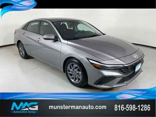 Gray 2024 Hyundai Elantra SEL for sale in Blue Springs, MO