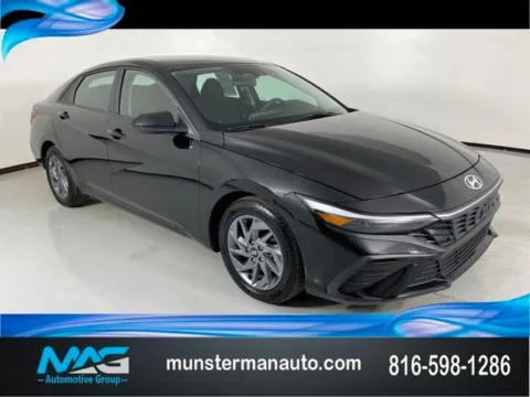 Black 2024 Hyundai Elantra SEL for sale in Blue Springs, MO