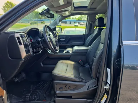 More photos of 2018 GMC Sierra 1500 Denali at MAG Auto - Munsterman Automotive Group, MO