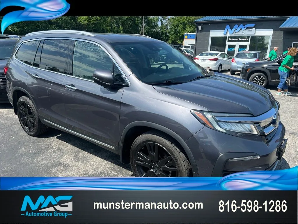 2021 Honda Pilot Touring AWD's photo