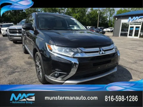 Black 2017 Mitsubishi Outlander SE for sale in Blue Springs, MO
