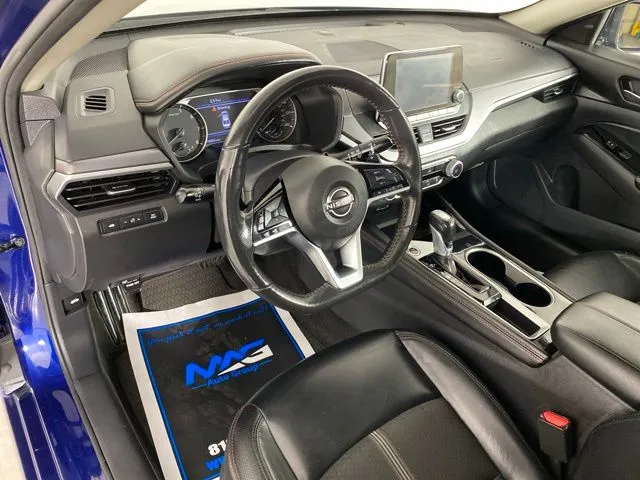 Nissan Altima photo 11