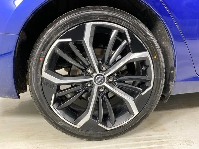Nissan Altima photo 9