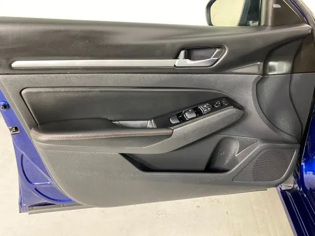 Nissan Altima photo 15