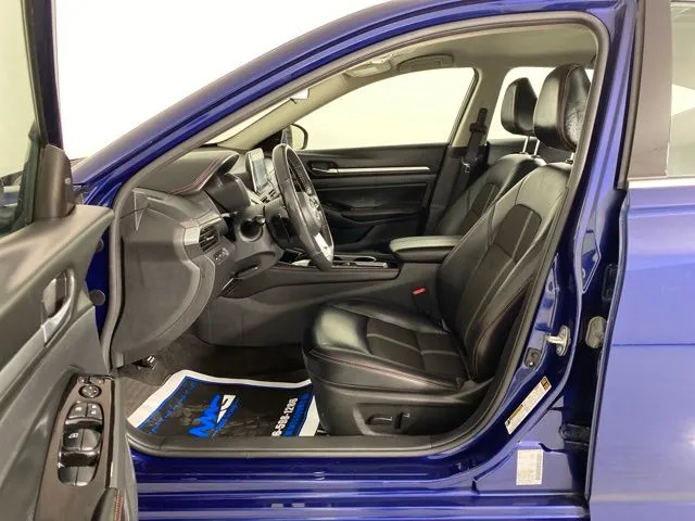 Nissan Altima photo 13