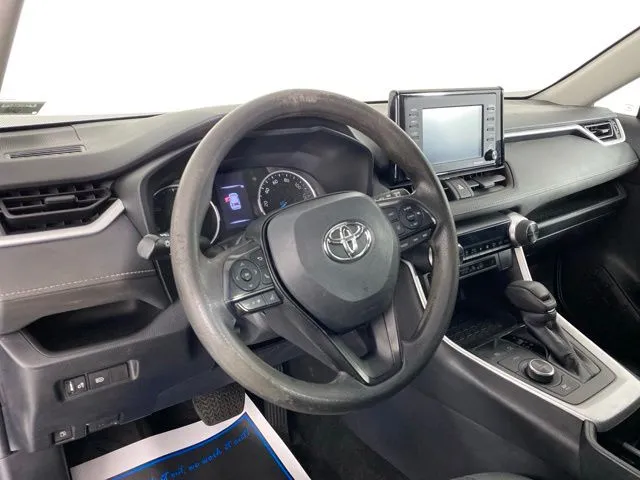 Toyota RAV4 photo 11