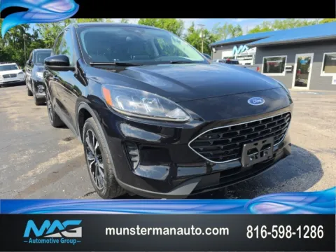 Black 2022 Ford Escape SE for sale in Blue Springs, MO