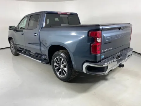 More photos of 2021 Chevrolet Silverado 1500 LT at MAG Auto - Munsterman Automotive Group, MO