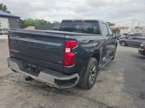 More photos of 2021 Chevrolet Silverado 1500 LT at MAG Auto - Munsterman Automotive Group, MO