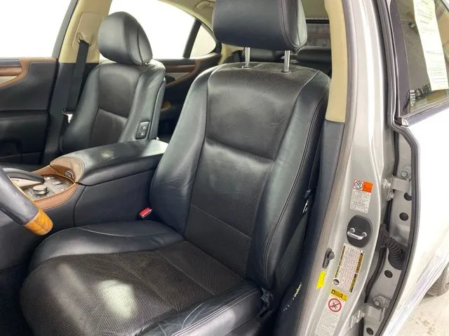 Lexus LS photo 18