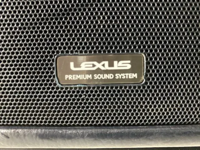 Lexus LS photo 17