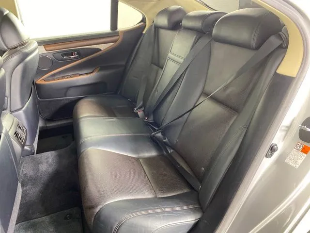 Lexus LS photo 43