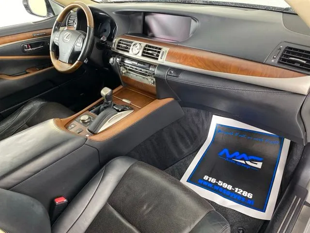 Lexus LS photo 49