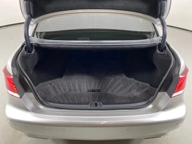 Lexus LS photo 44